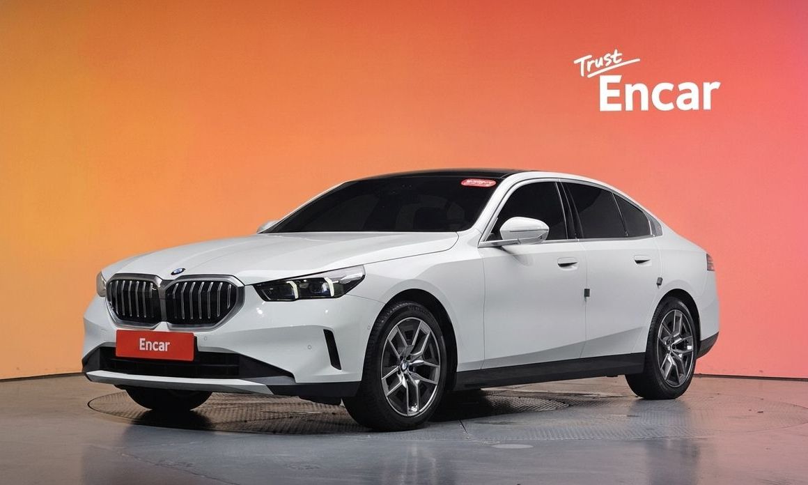 BMW 5-Series 2024