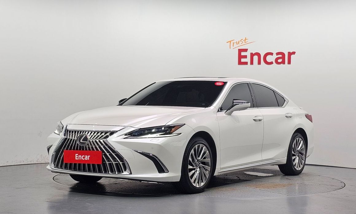 Lexus ES 2026