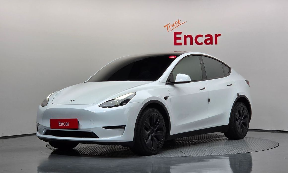 Tesla Model Y 2024