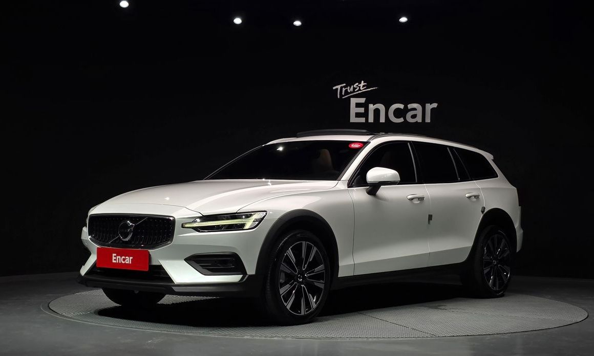 Volvo V60 2023