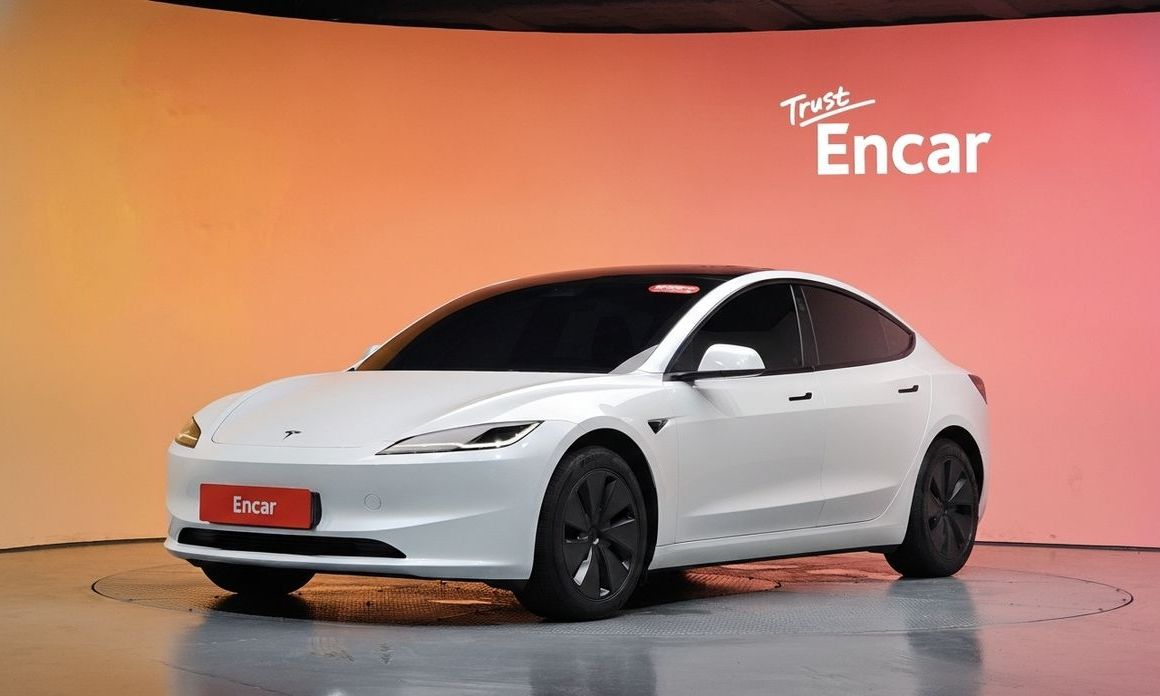 Tesla Model 3 2024