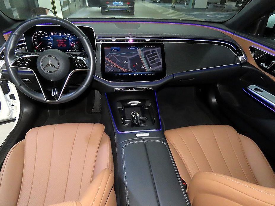 Mercedes-Benz E-Class 2024