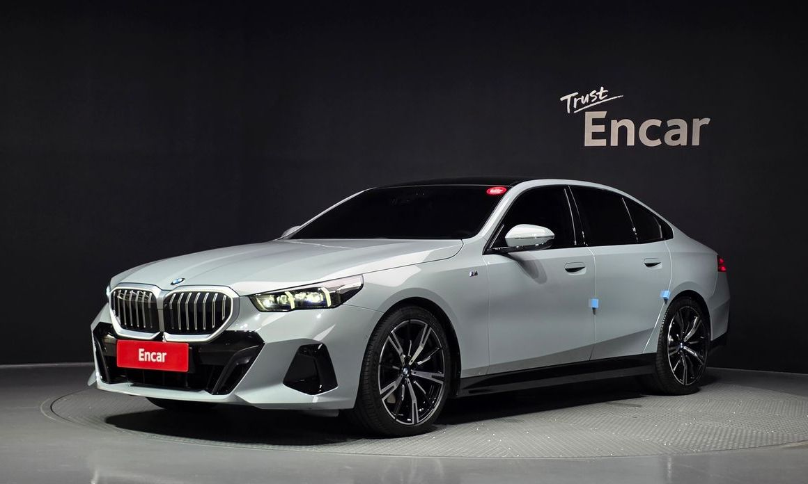 BMW 5-Series 2024