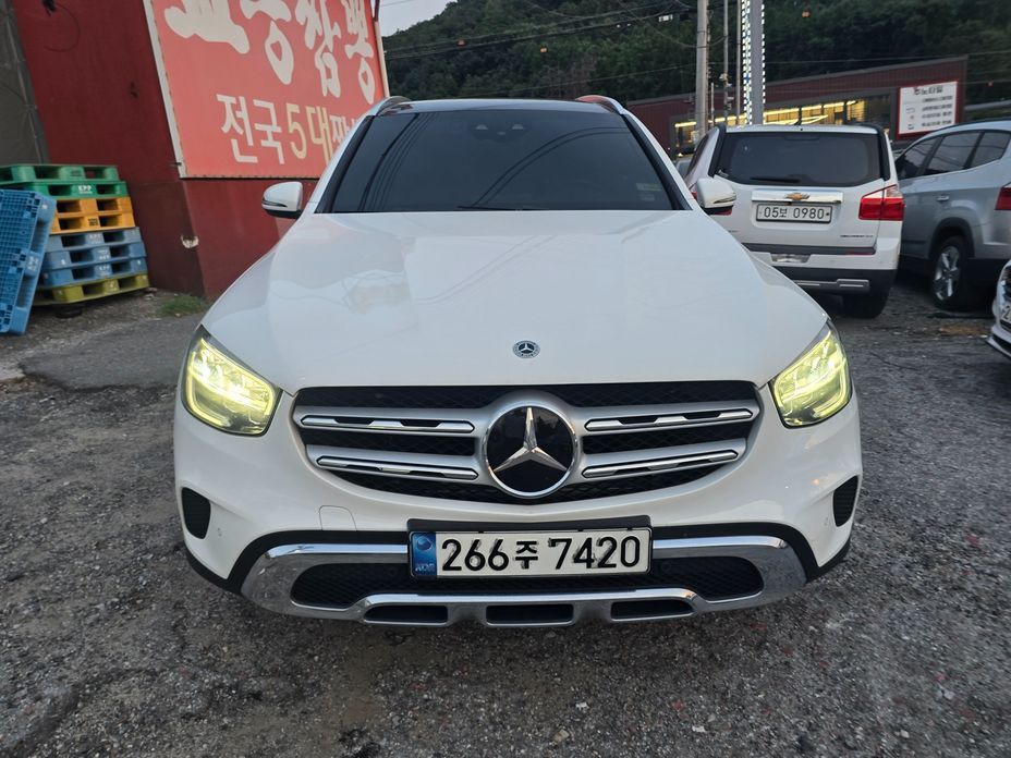 Mercedes-Benz GLC-Class 2021