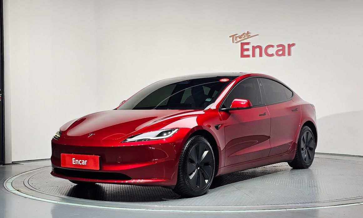 Tesla Model 3 2024