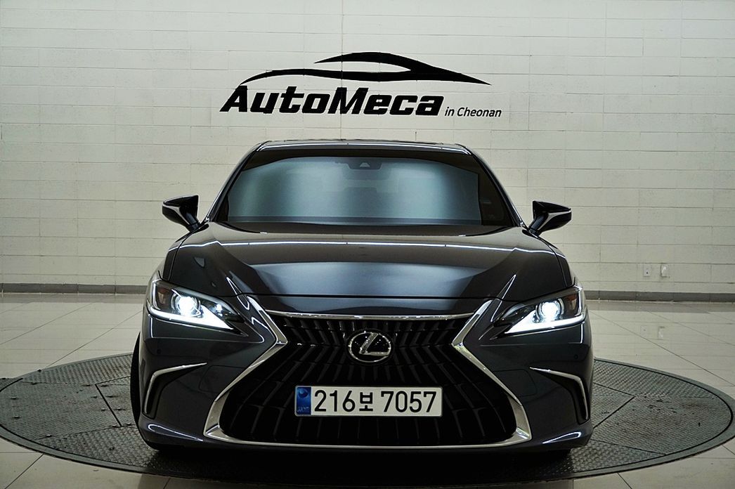 Lexus ES 2024