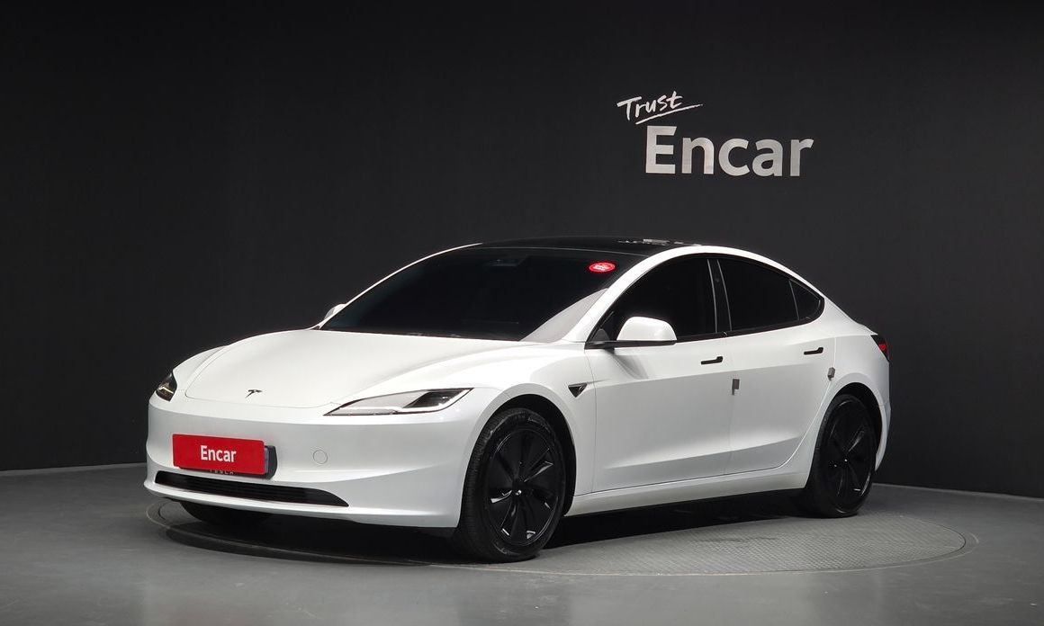 Tesla Model 3 2024