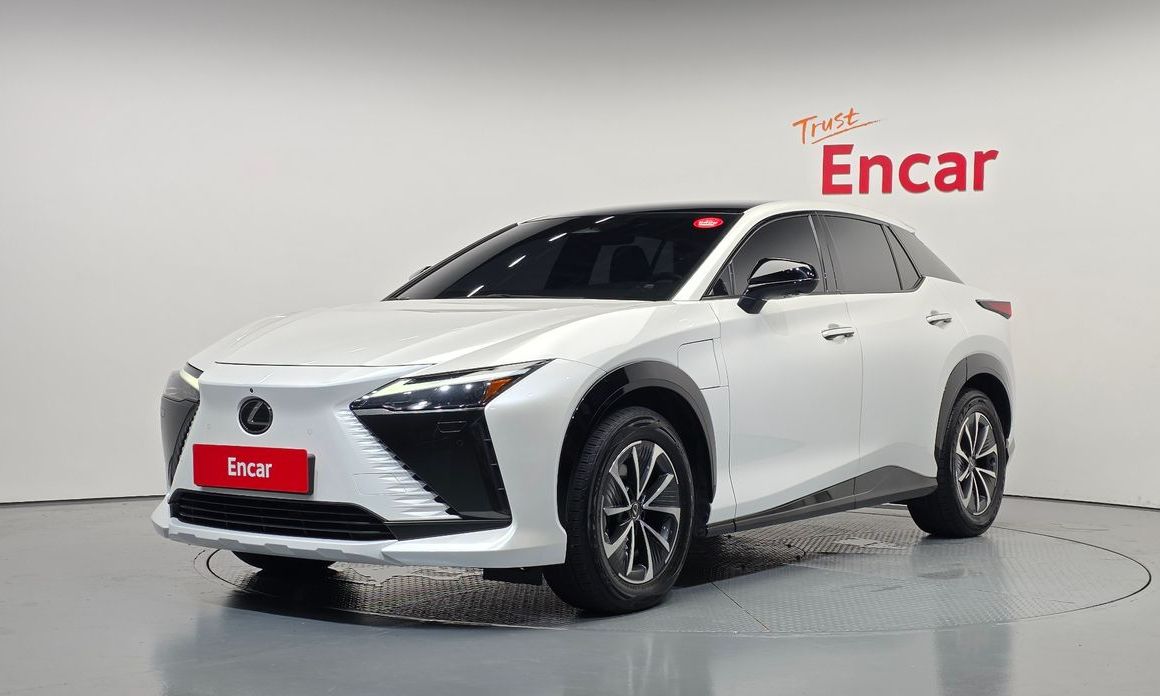 Lexus RZ 2023