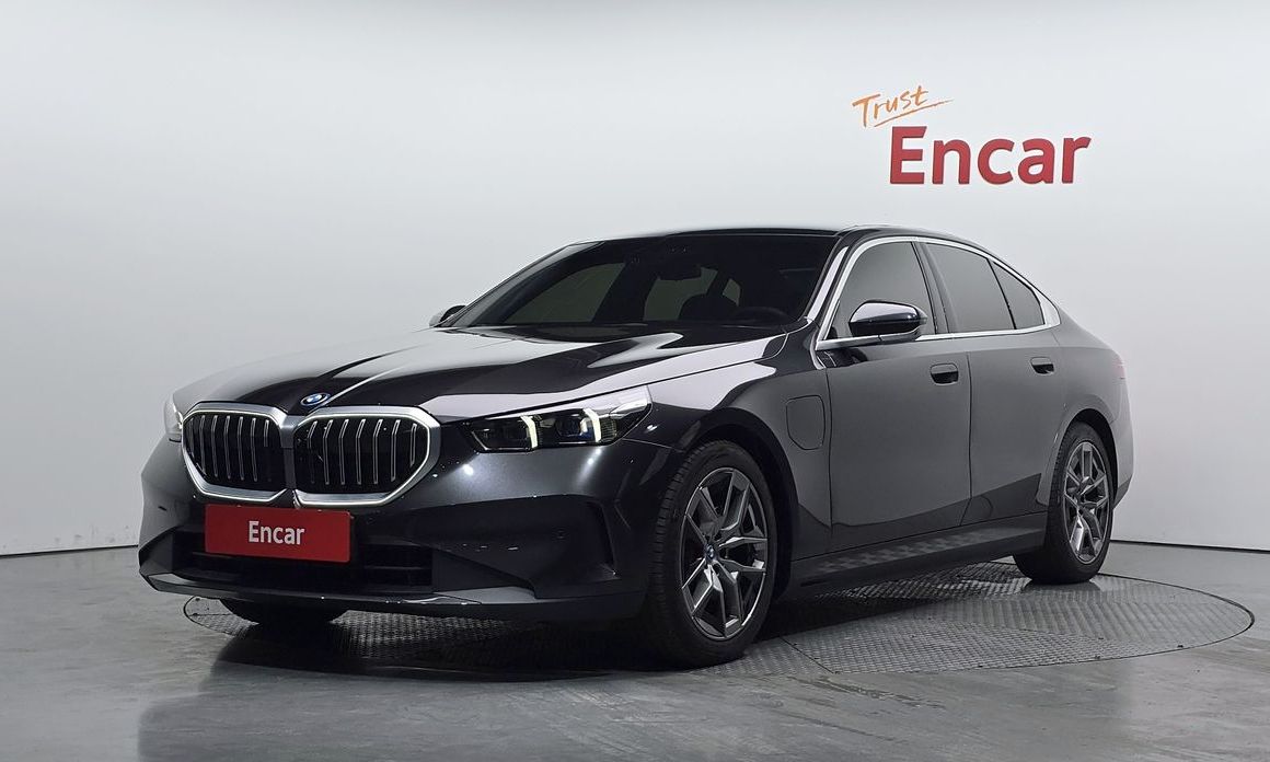BMW 5-Series 2024