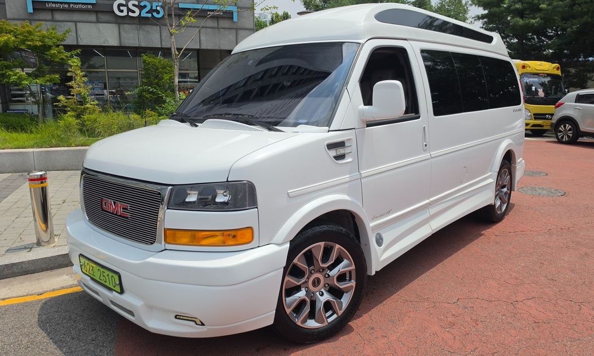 GMC Savana 2023