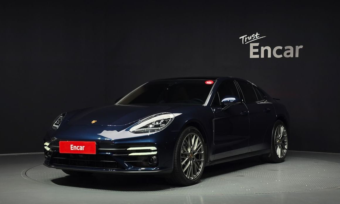 Porsche Panamera 2023
