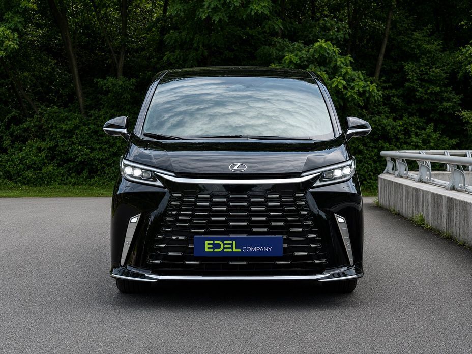 Lexus LM 2025
