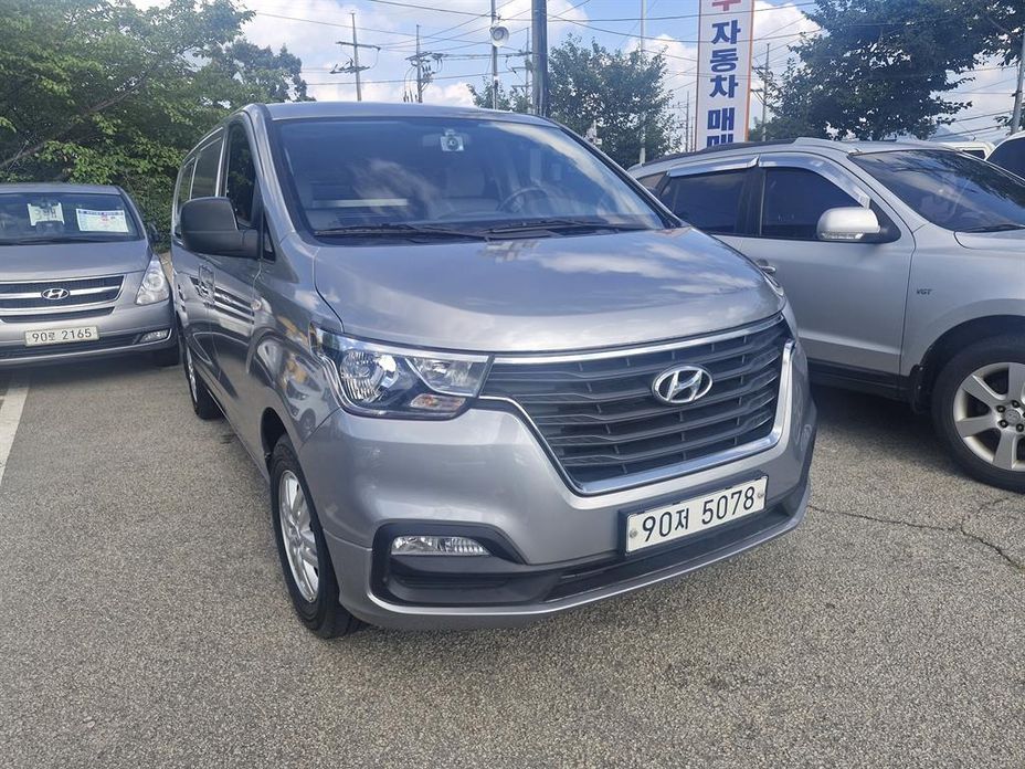 Hyundai Starex 2021