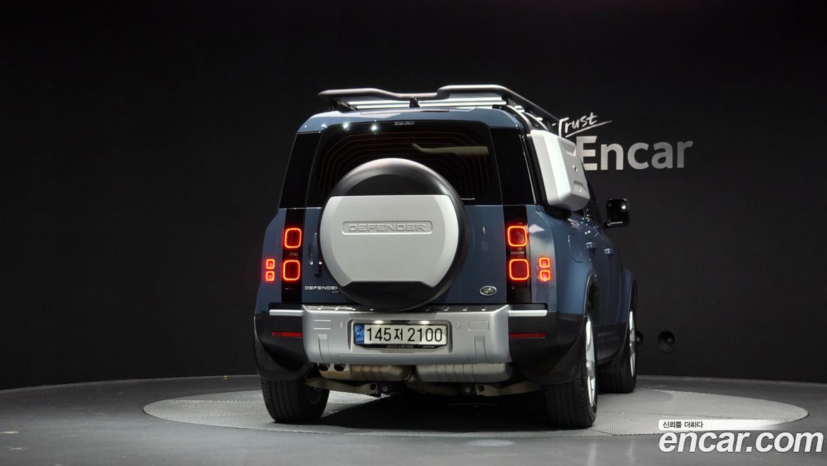 Land Rover Defender 2022