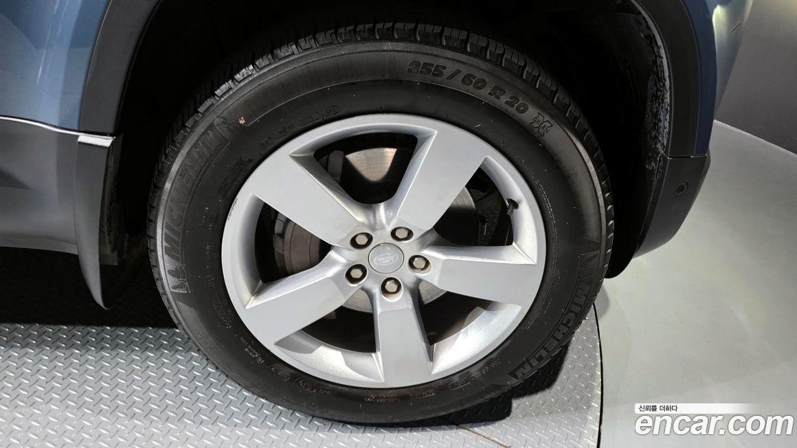 Land Rover Defender 2022