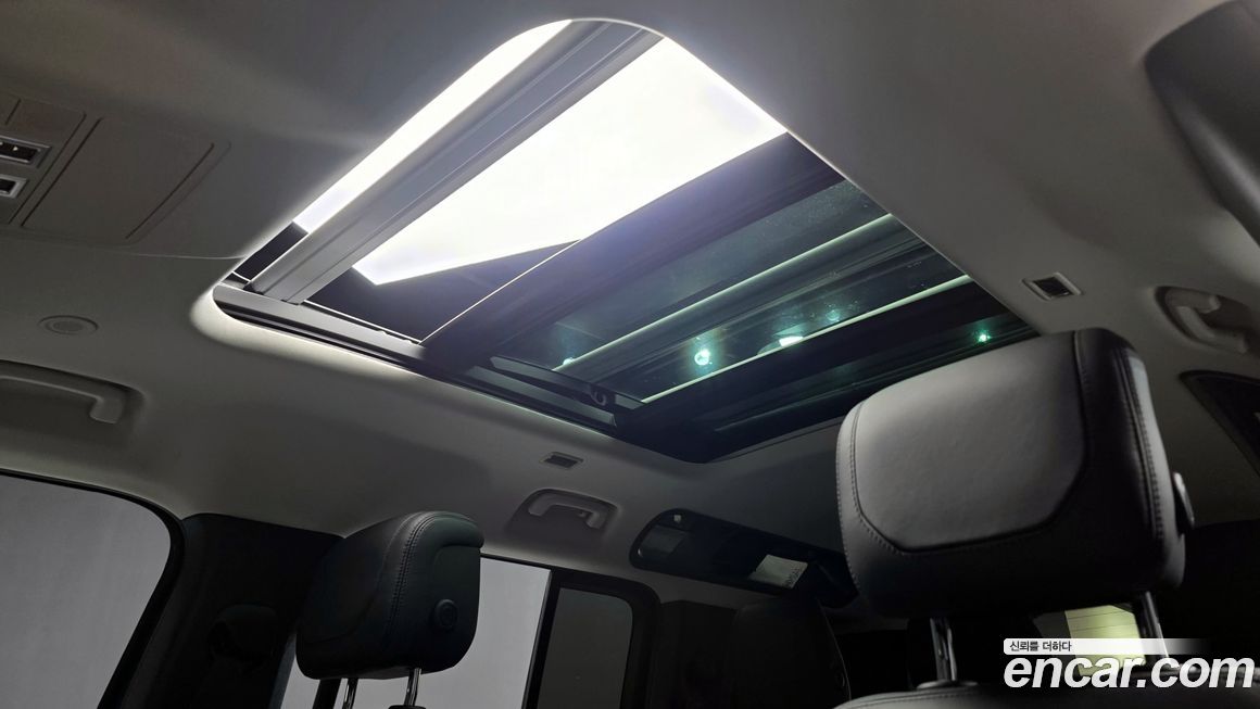 Land Rover Defender 2022