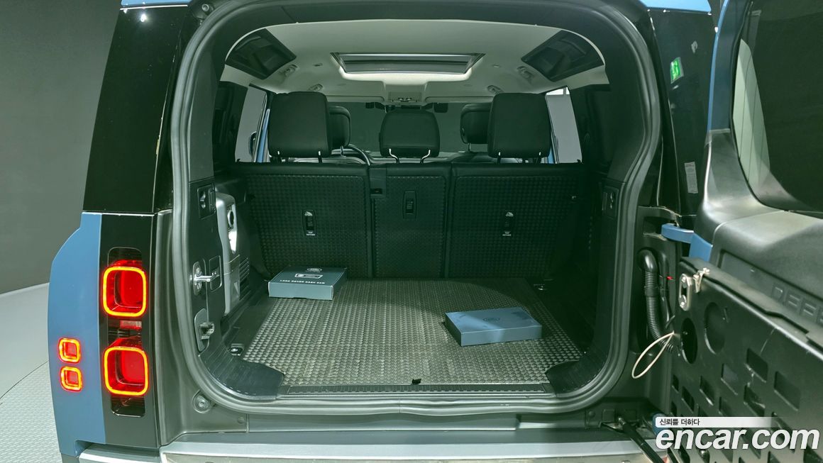 Land Rover Defender 2022