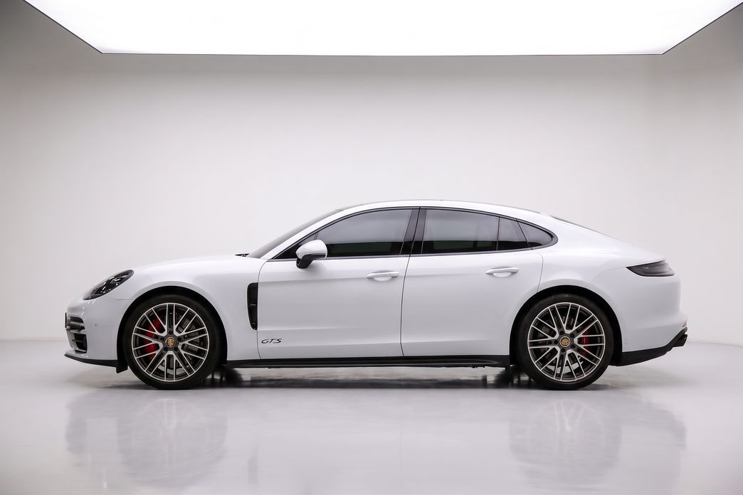 Porsche Panamera 2022