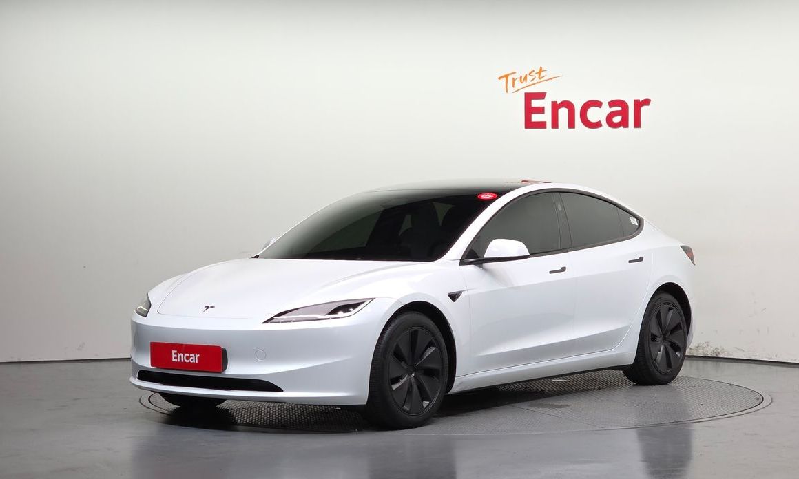 Tesla Model 3 2024