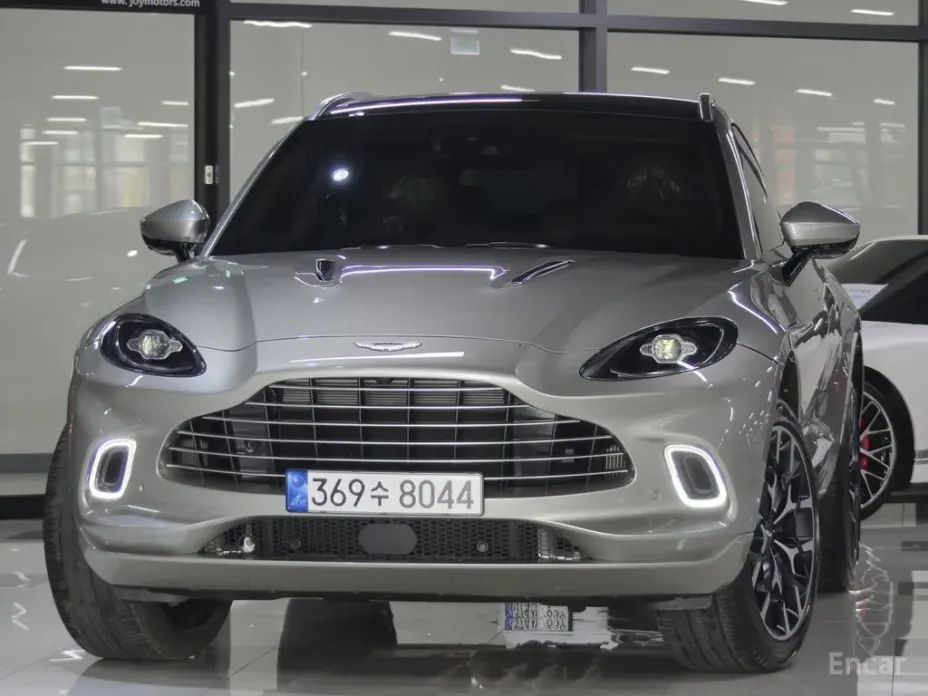 Astonmartin DBX 2022