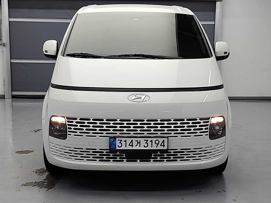 Hyundai Staria 2023