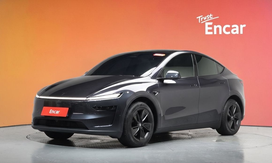 Tesla Model Y 2025