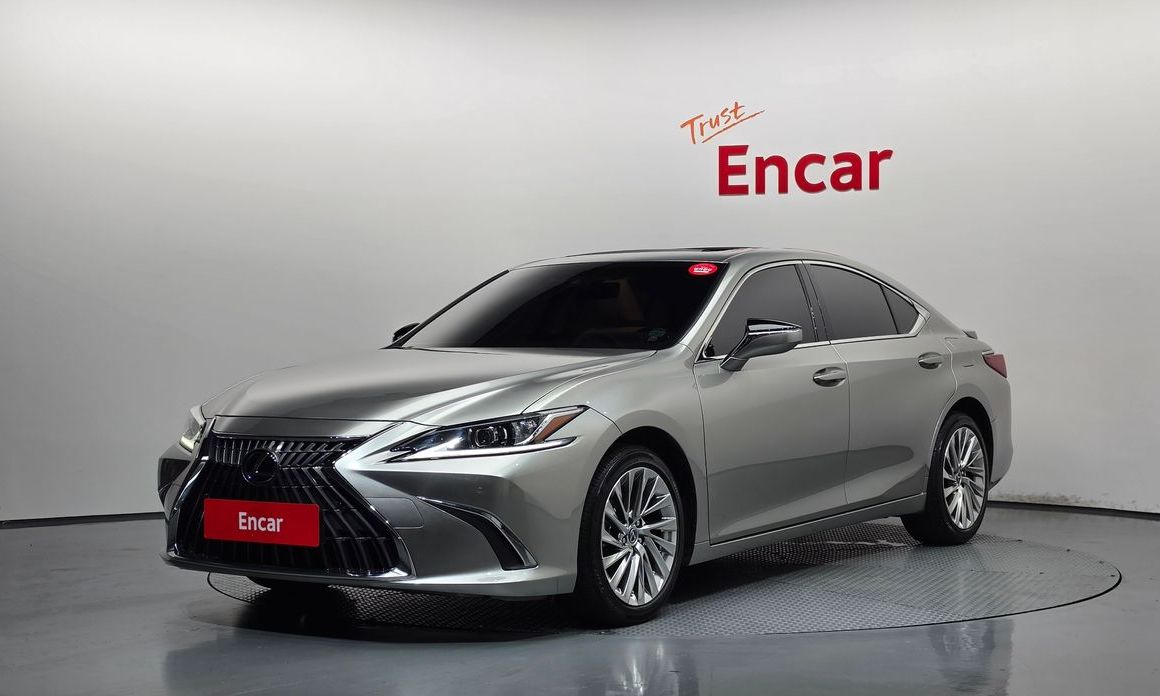 Lexus ES 2023