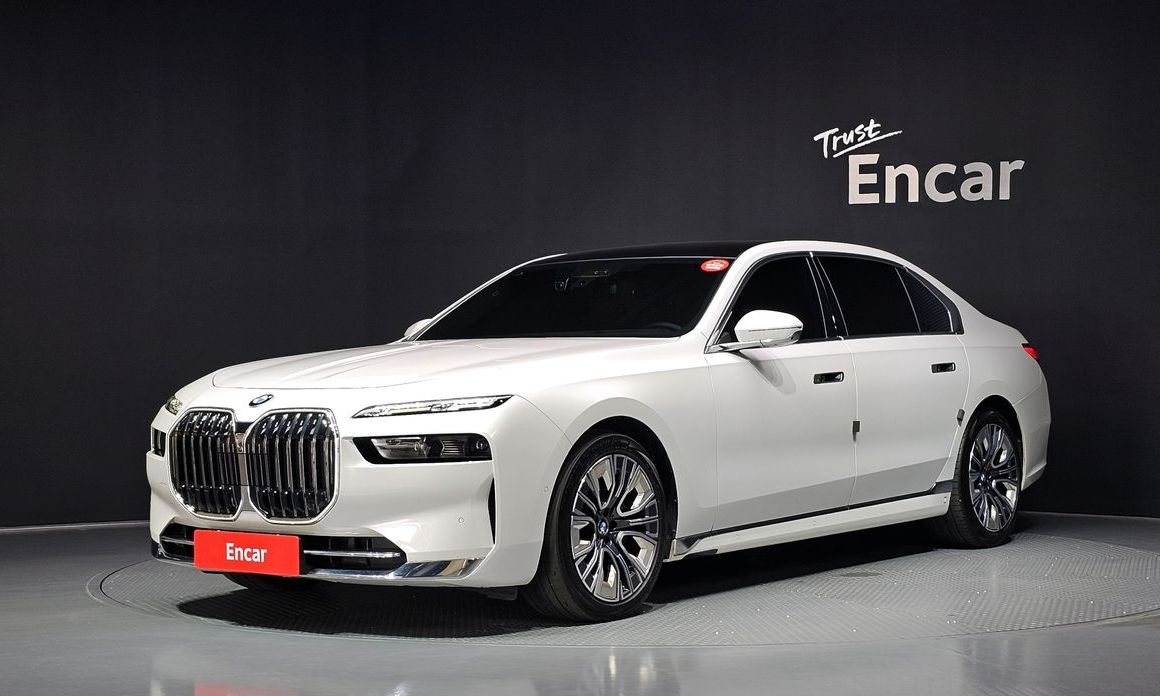 BMW 7-Series 2023