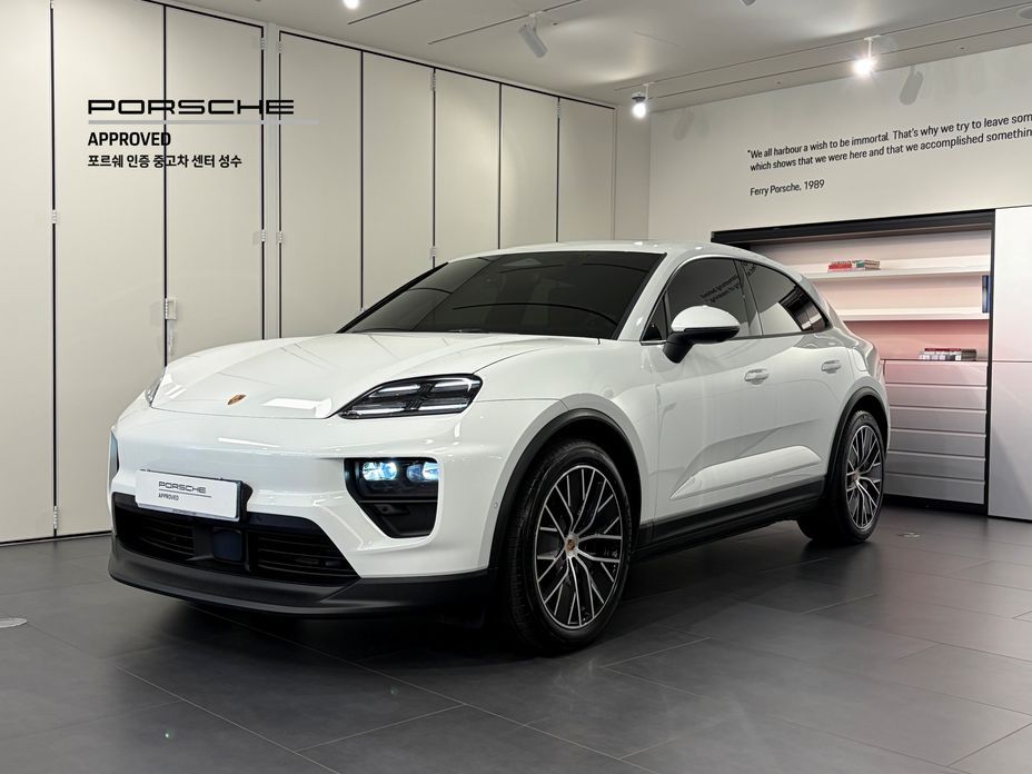 Porsche Macan 2025