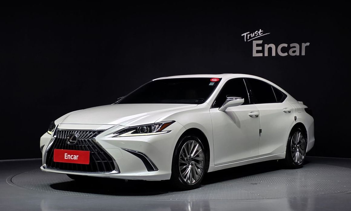 Lexus ES 2023