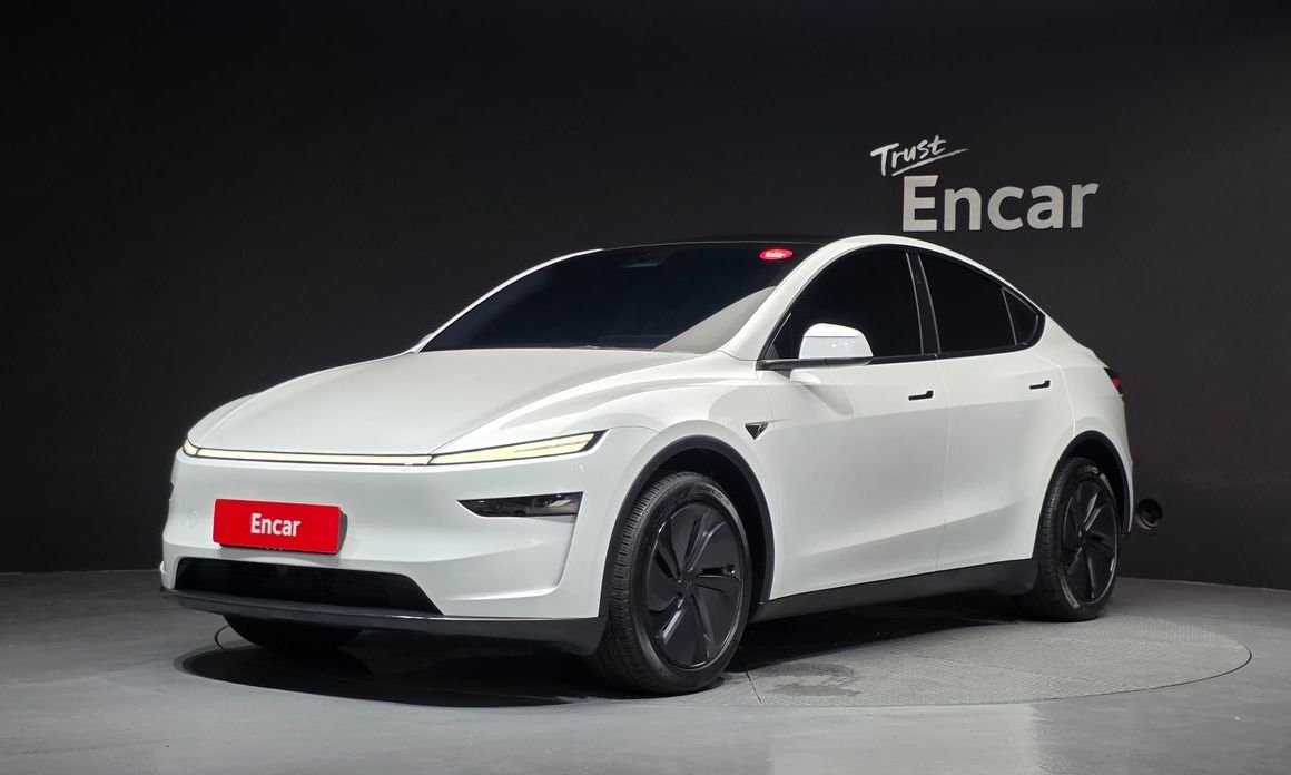 Tesla Model Y 2025