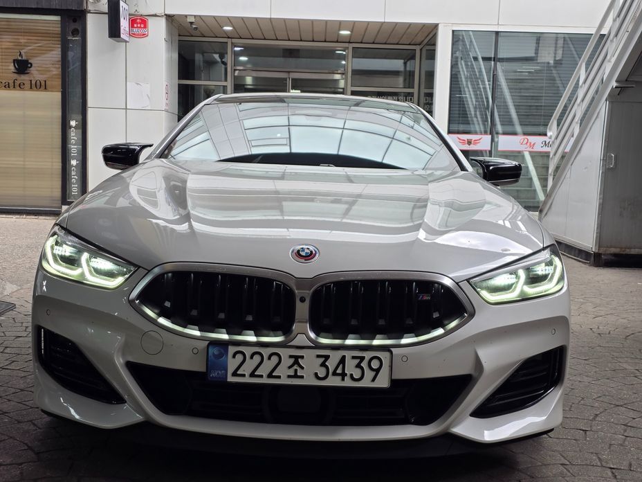 BMW 8-Series 2023
