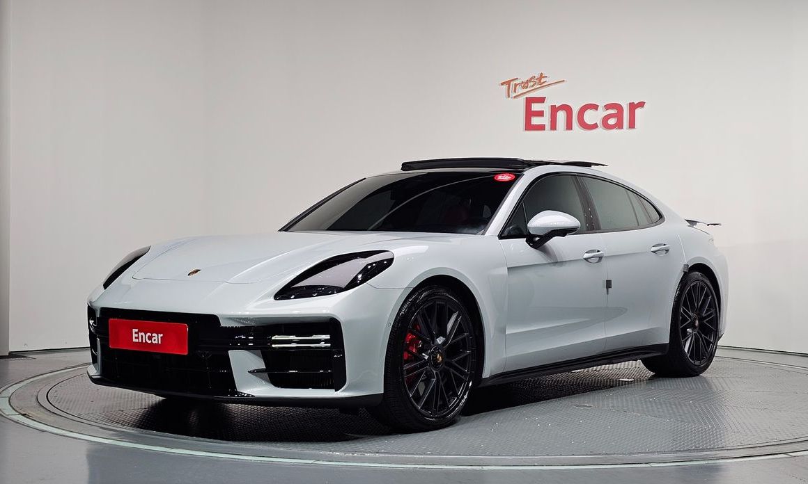 Porsche Panamera 2025