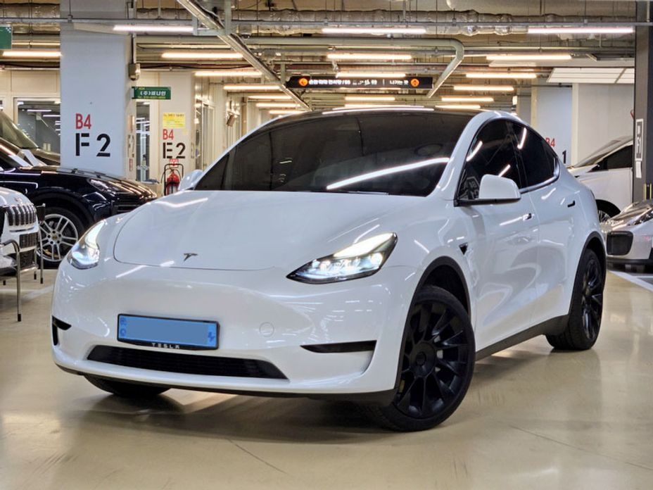 Tesla Model Y 2023