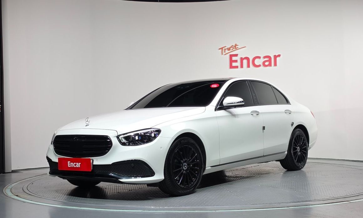 Mercedes-Benz E-Class 2022