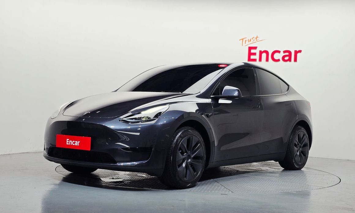 Tesla Model Y 2024