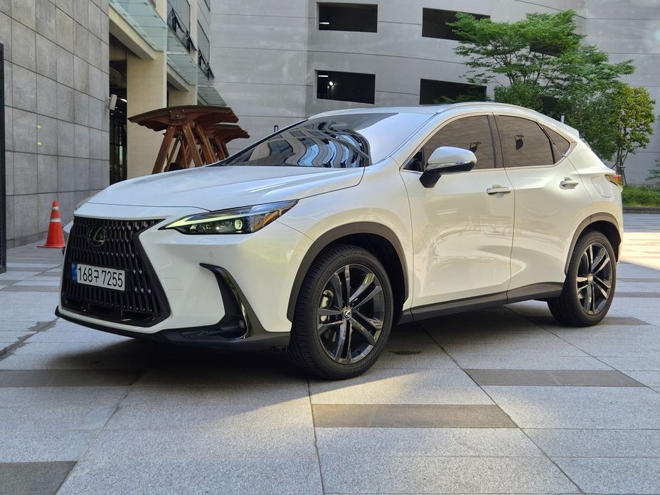 Lexus NX 2025