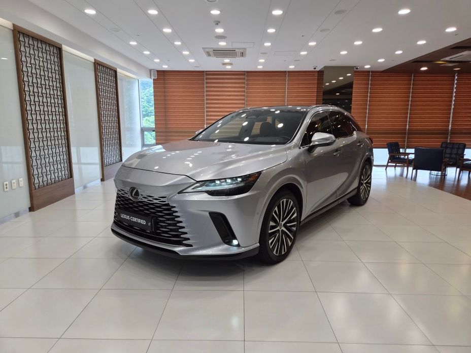 Lexus RX 2023