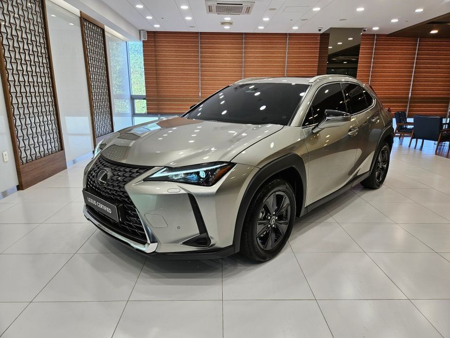 Lexus UX 2026