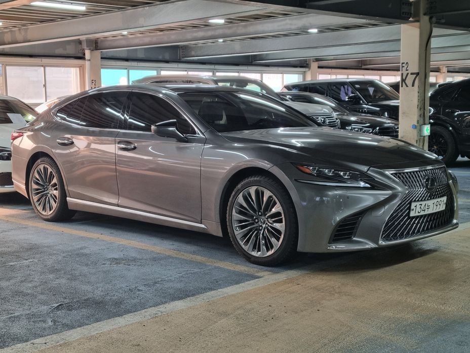 Lexus LS 2020