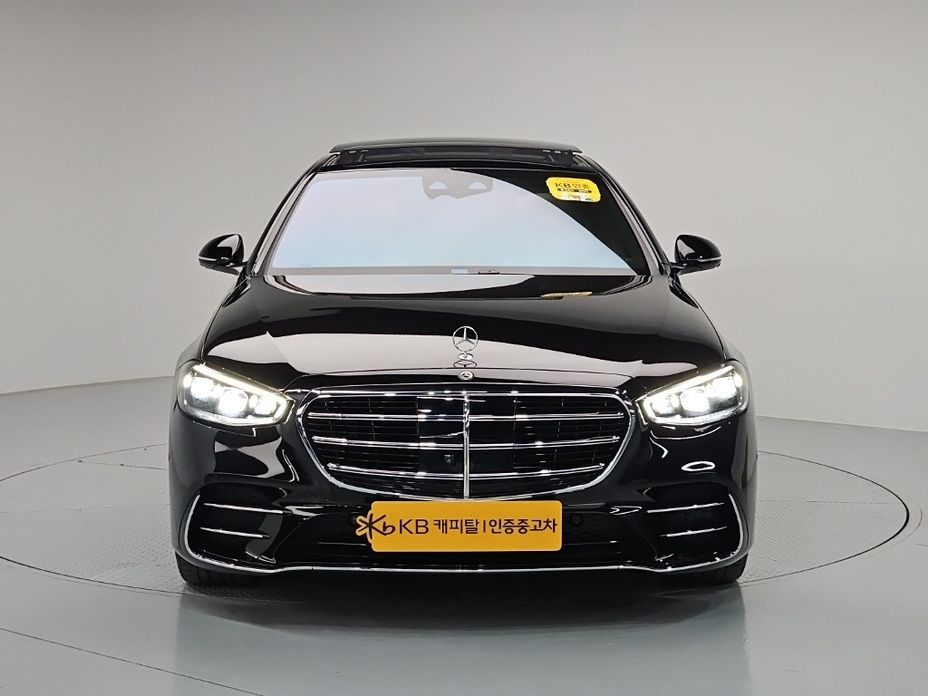 Mercedes-Benz S-Class 2024