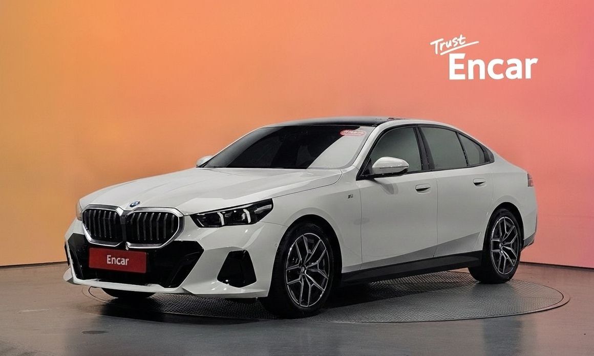 BMW 5-Series 2024