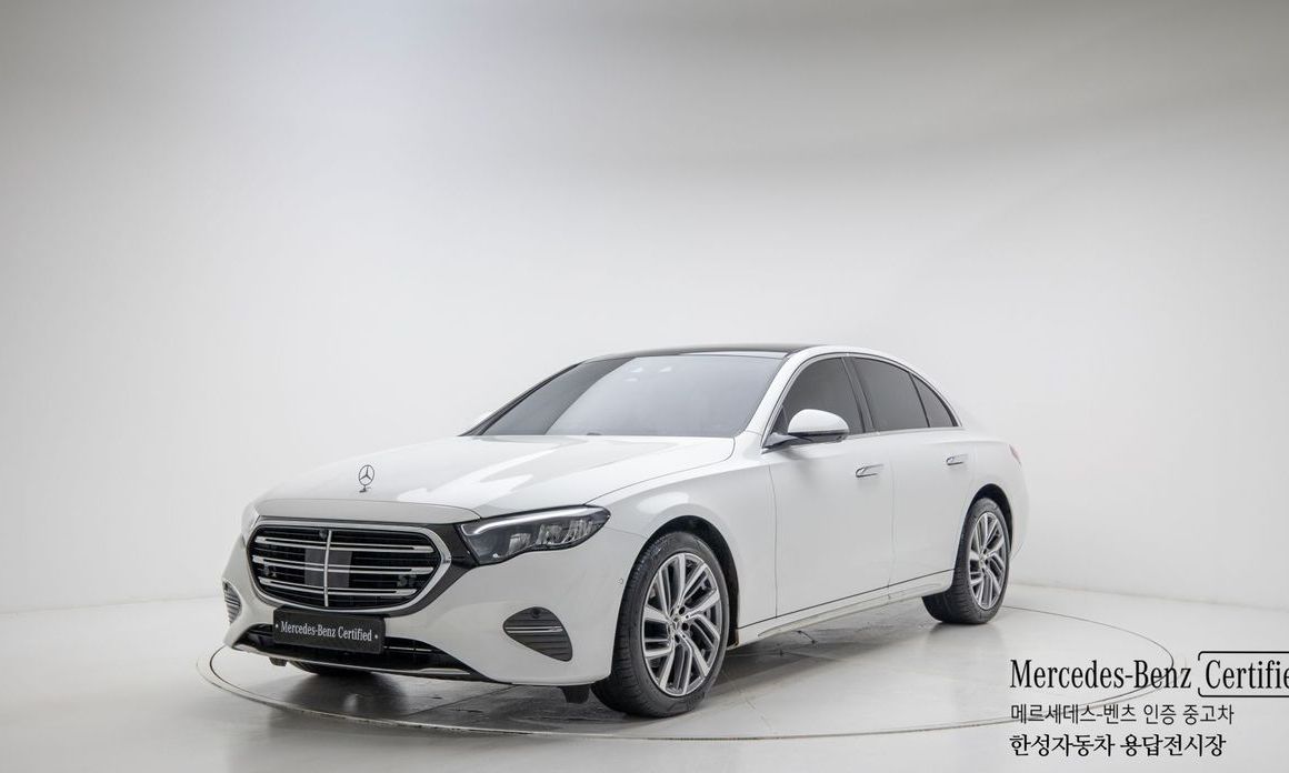 Mercedes-Benz E-Class 2024