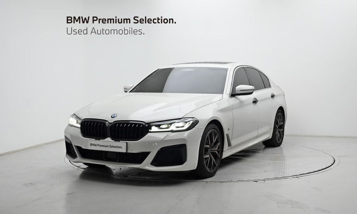 BMW 5-Series 2023