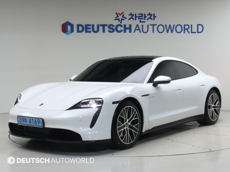 Porsche Taycan 2023