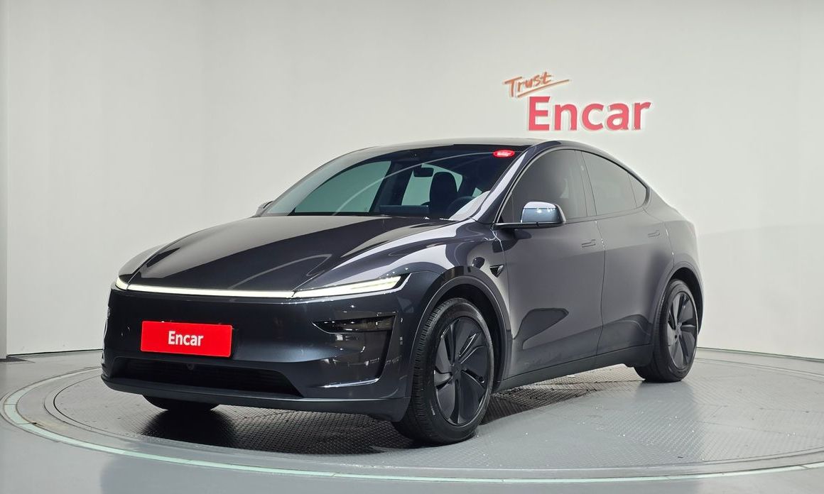 Tesla Model Y 2025