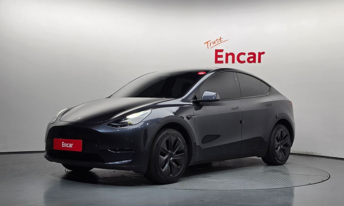 Tesla Model Y 2024