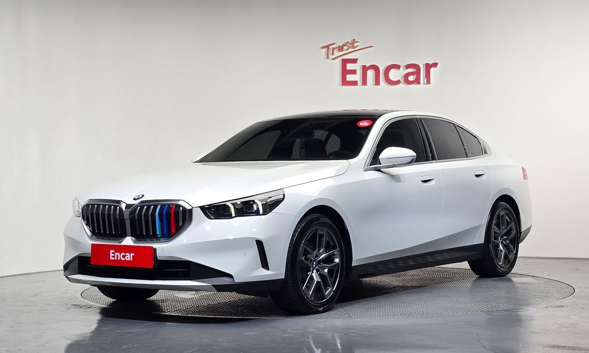 BMW 5-Series 2024