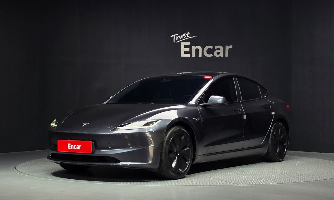 Tesla Model 3 2024