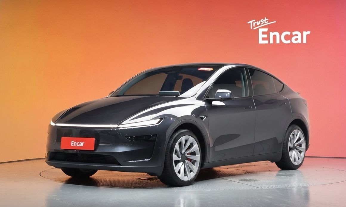 Tesla Model Y 2025